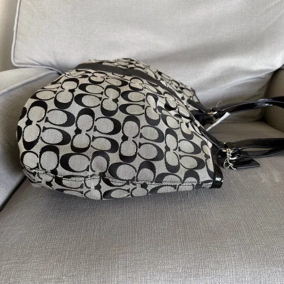 NWT Coach Vintage Signature Black and Gray Tote Bag - Picture 7 of 14